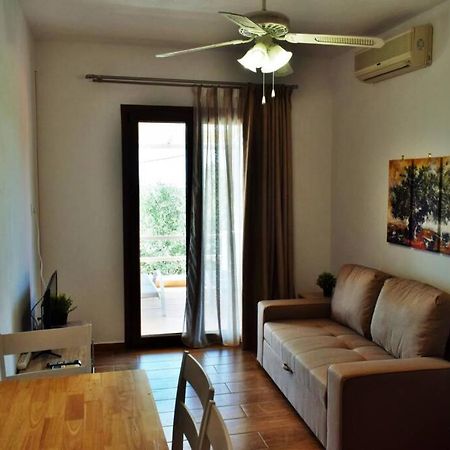 Meltemi Appartment Патитири Экстерьер фото